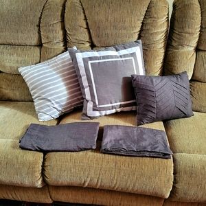 Set of 3 decorative pillows w/ coordinating standard size shams. Charcoal grey.